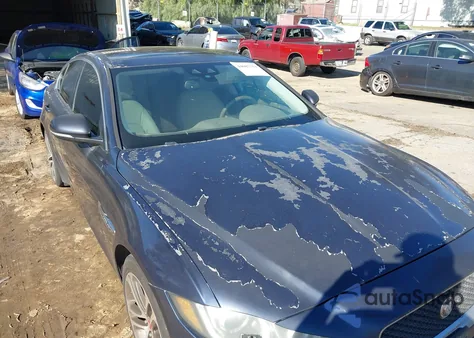 2017 Jaguar Xe 35T Premium z USA, uszkodzony, nr VIN SAJAD4BV2HA970934